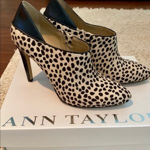 NWT Ann Taylor Liana Pointy Shootie